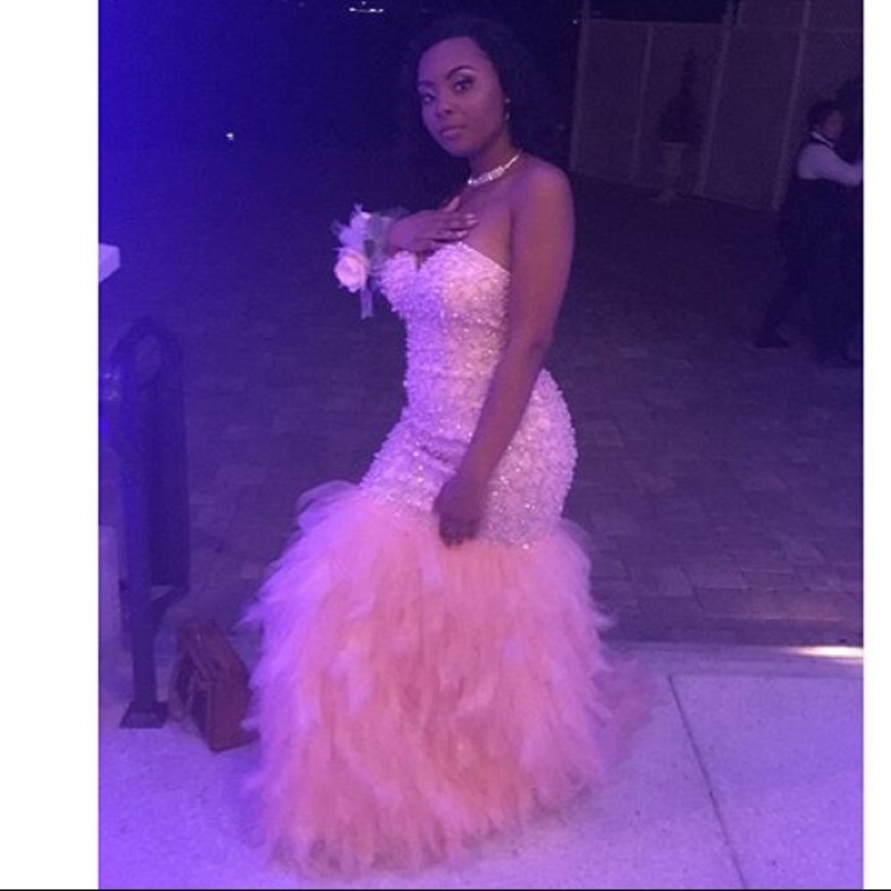 prom dress ‼️ brought from mall in jax , FL